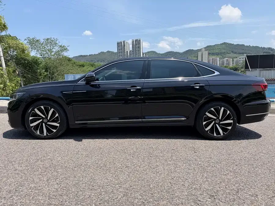 Volkswagen Passat Passat 2022 330TSI Starry Sky Deluxe Edition 2022 — миниатюра 2
