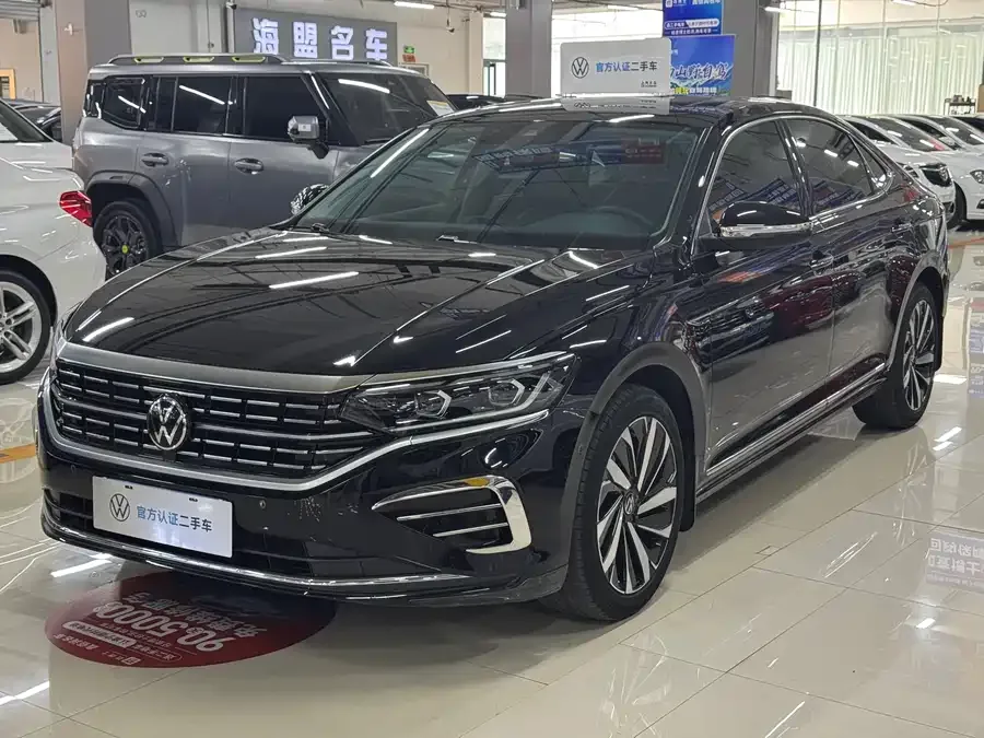 Volkswagen Passat Passat 2022 330TSI Deluxe Edition 2022 — фото 1, купить с доставкой в Москву