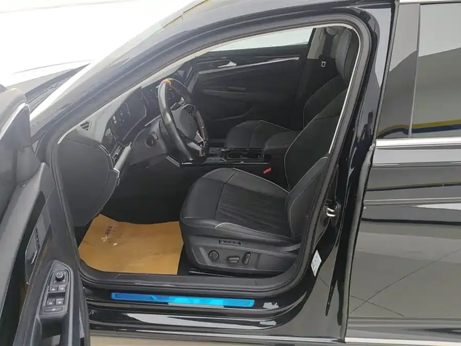 Volkswagen Passat Passat 2022 330TSI Starry Sky Deluxe Edition 2022 — миниатюра 3