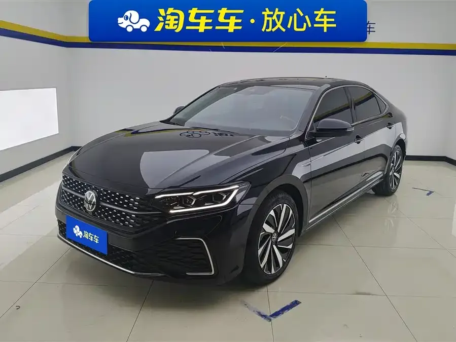 Volkswagen Passat Passat 2022 330TSI Starry Sky Deluxe Edition 2022 — фото 1, купить с доставкой в Москву