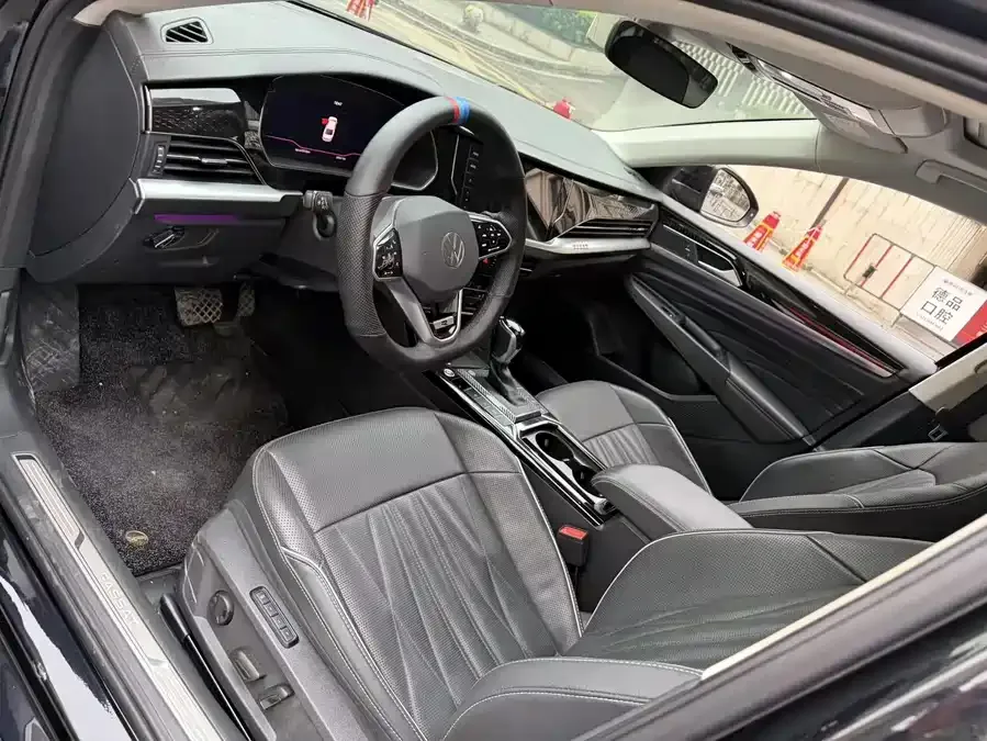 Volkswagen Passat Passat 2023 330TSI Deluxe Edition 2023 — миниатюра 5