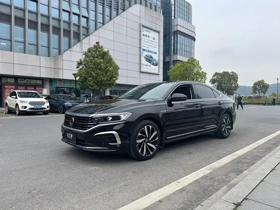 Volkswagen Passat Passat 2022 330TSI Elite Edition 2022 — фото 1, купить с доставкой в Москву