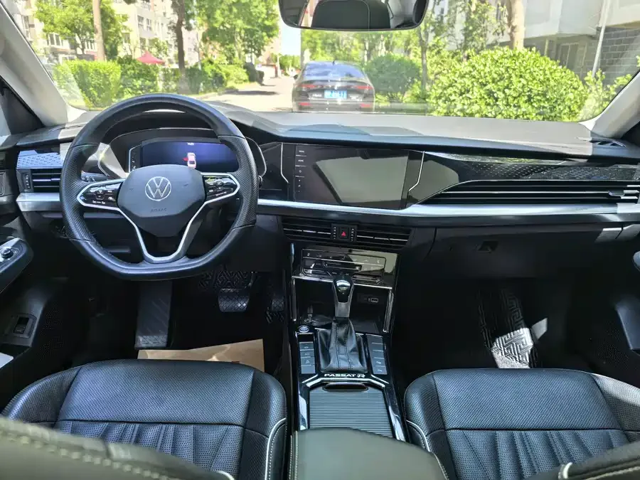 Volkswagen Passat Passat 2022 330TSI Starry Sky Deluxe Edition 2022 — миниатюра 2