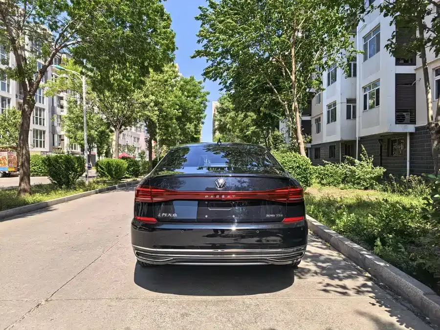 Volkswagen Passat Passat 2022 330TSI Starry Sky Deluxe Edition 2022 — миниатюра 3
