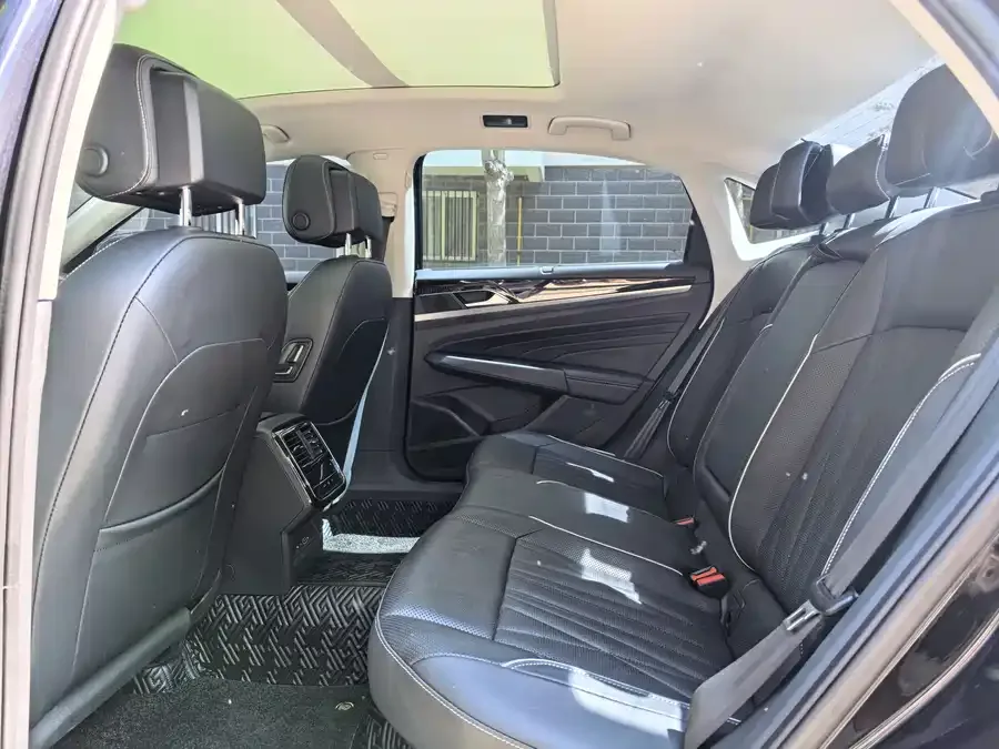 Volkswagen Passat Passat 2022 330TSI Starry Sky Deluxe Edition 2022 — миниатюра 4