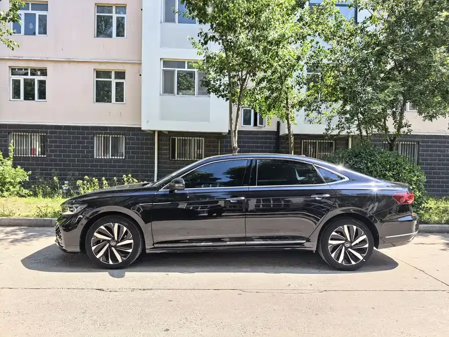 Volkswagen Passat Passat 2022 330TSI Starry Sky Deluxe Edition 2022 — миниатюра 5