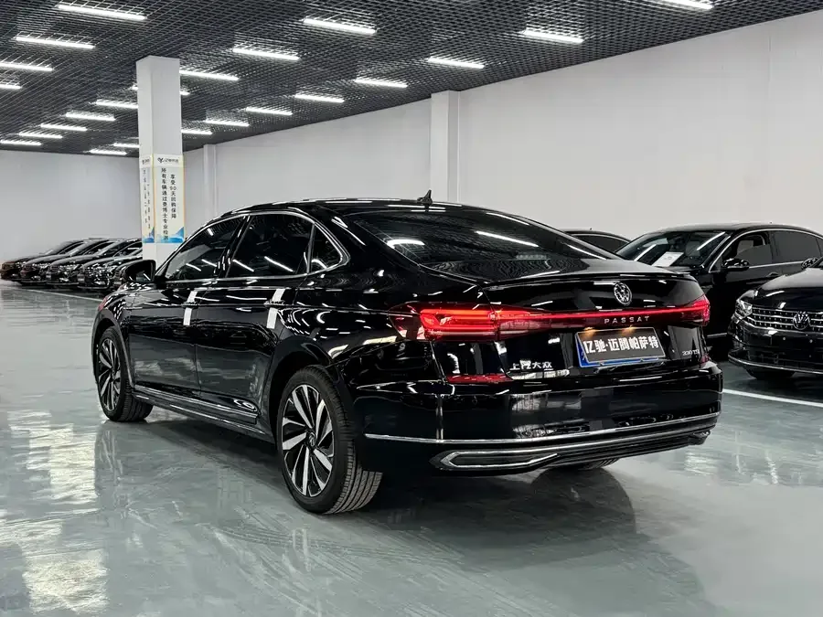 Volkswagen Passat Passat 2022 330TSI Deluxe Edition 2022 — миниатюра 4