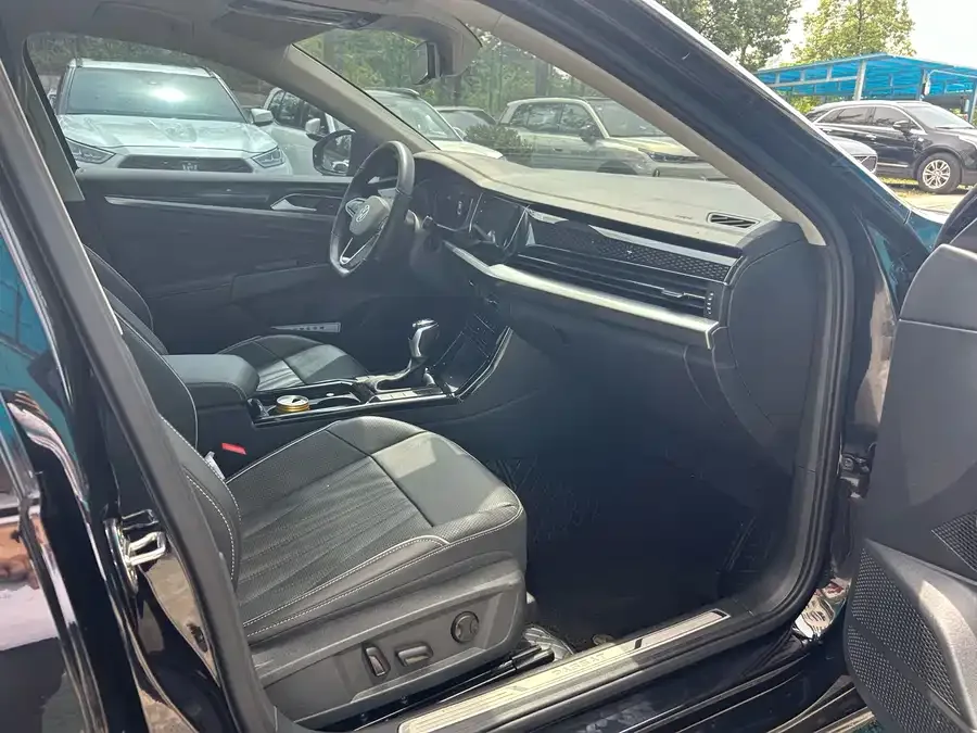 Volkswagen Passat Passat 2023 330TSI Starry Sky Deluxe Edition 2022 — миниатюра 5