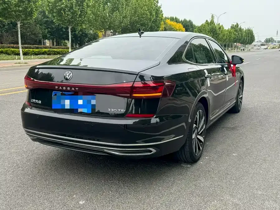 Volkswagen Passat Passat 2023 facelift 330TSI luxury version 2023 — миниатюра 4
