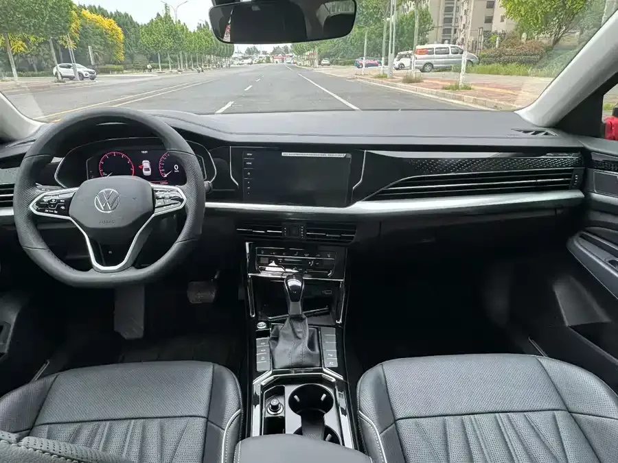 Volkswagen Passat Passat 2023 facelift 330TSI luxury version 2023 — миниатюра 5