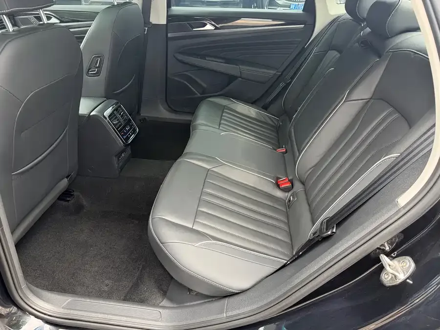 Volkswagen Passat Passat 2023 330TSI Elite Edition 2023 — миниатюра 3