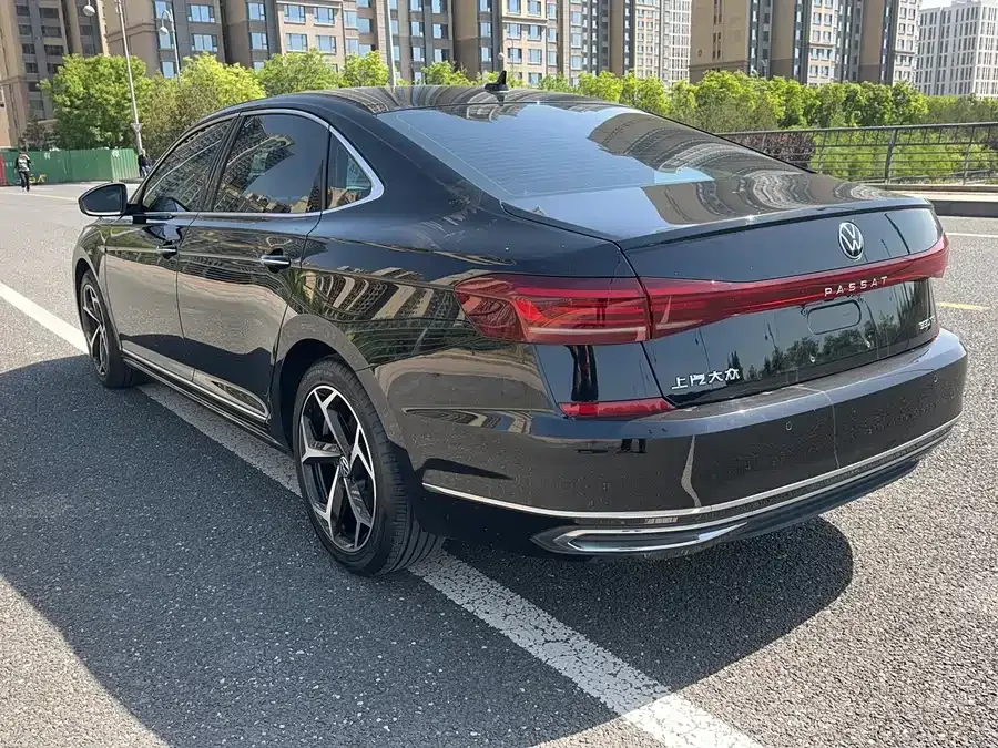 Volkswagen Passat Passat 2023 330TSI Starry Sky Deluxe Edition 2023 — миниатюра 3