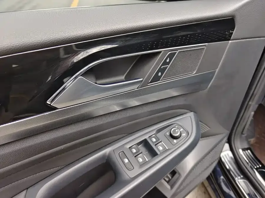 Volkswagen Passat Passat 2023 facelift 330TSI Elite Edition 2023 — миниатюра 3
