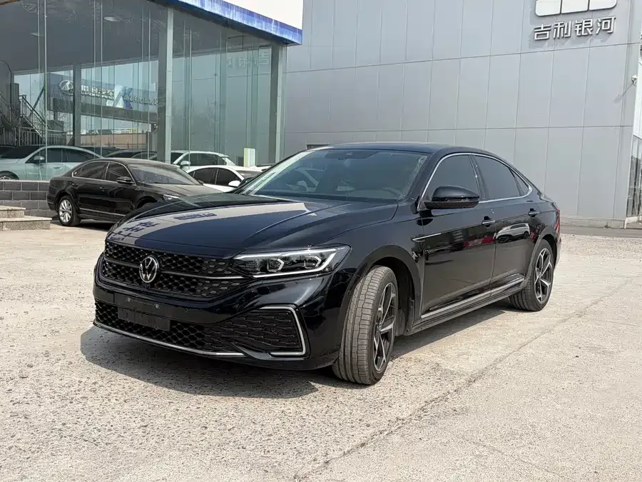 Volkswagen Passat 2025
