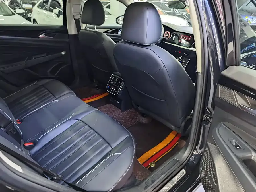 Volkswagen Passat Passat 2023 330TSI Elite Edition 2023 — миниатюра 3
