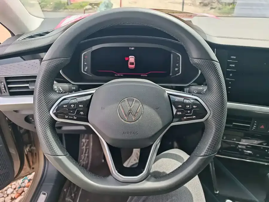 Volkswagen Passat Passat 2022 330TSI Deluxe Edition 2023 — миниатюра 4