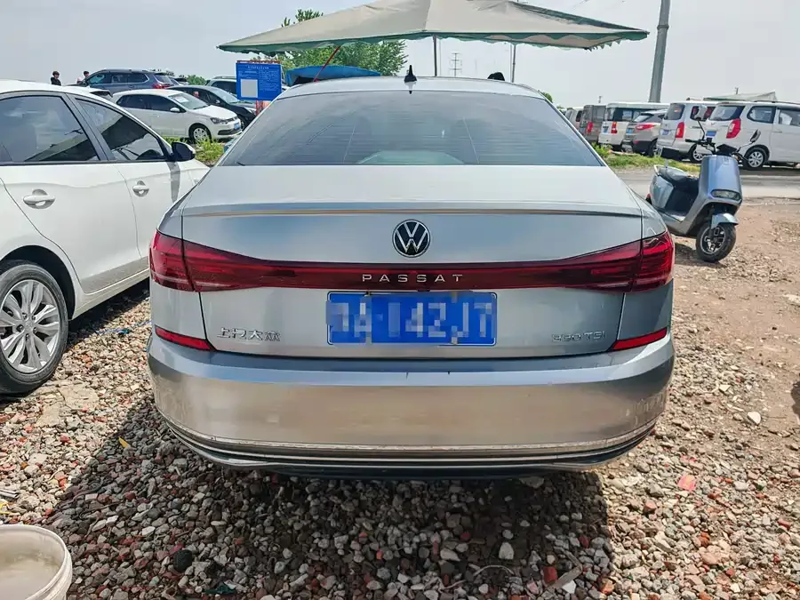 Volkswagen Passat Passat 2022 330TSI Deluxe Edition 2023 — миниатюра 5
