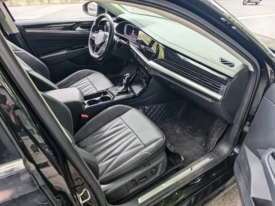 Volkswagen Passat Passat 2021 330TSI Premium Edition 2022 — миниатюра 3