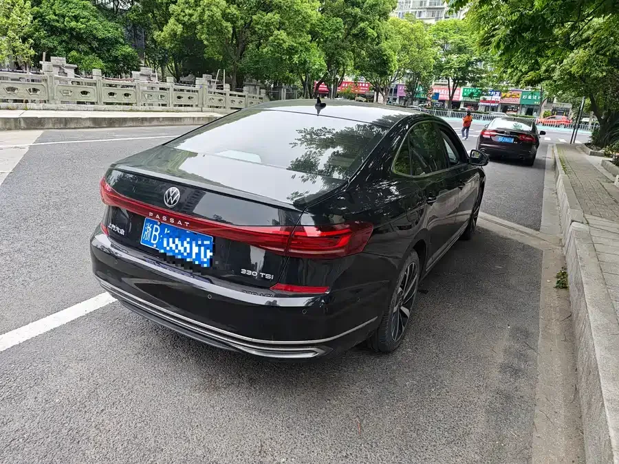 Volkswagen Passat Passat 2021 330TSI Premium Edition 2022 — миниатюра 4
