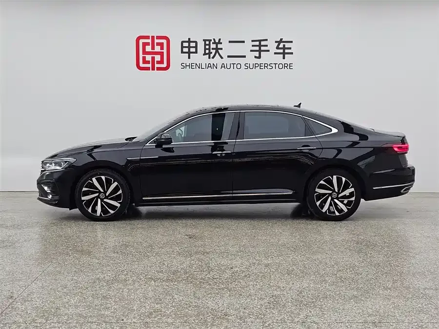 Volkswagen Passat Passat 2022 330TSI Deluxe Edition 2022 — миниатюра 2