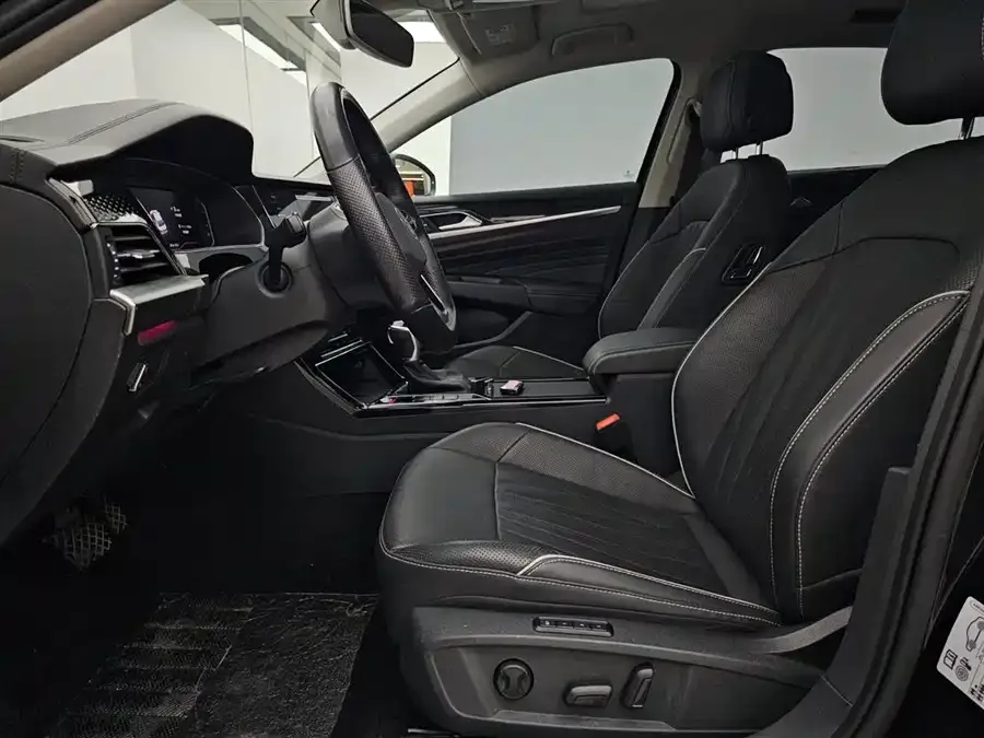 Volkswagen Passat Passat 2022 330TSI Deluxe Edition 2022 — миниатюра 3
