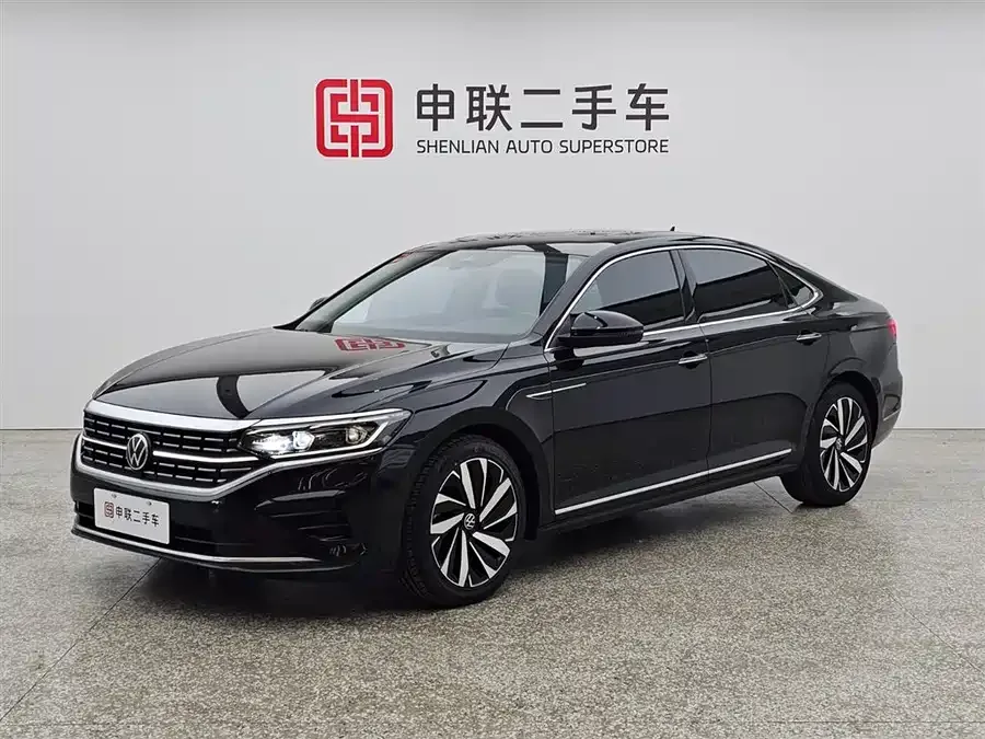 Volkswagen Passat Passat 2022 330TSI Deluxe Edition 2022 — фото 1, купить с доставкой в Москву