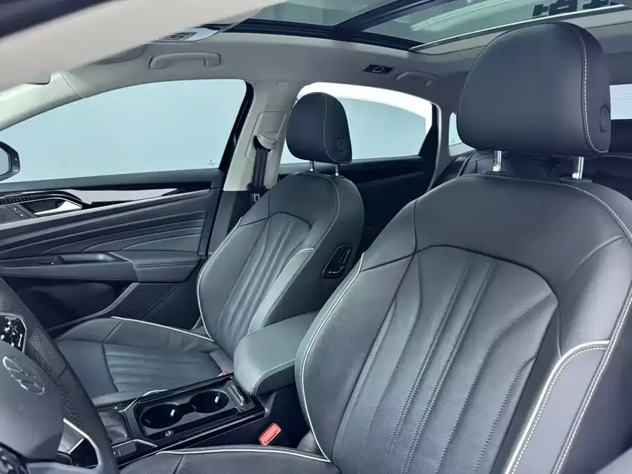 Volkswagen Passat Passat 2023 facelift 330TSI Elite Edition 2023 — миниатюра 3