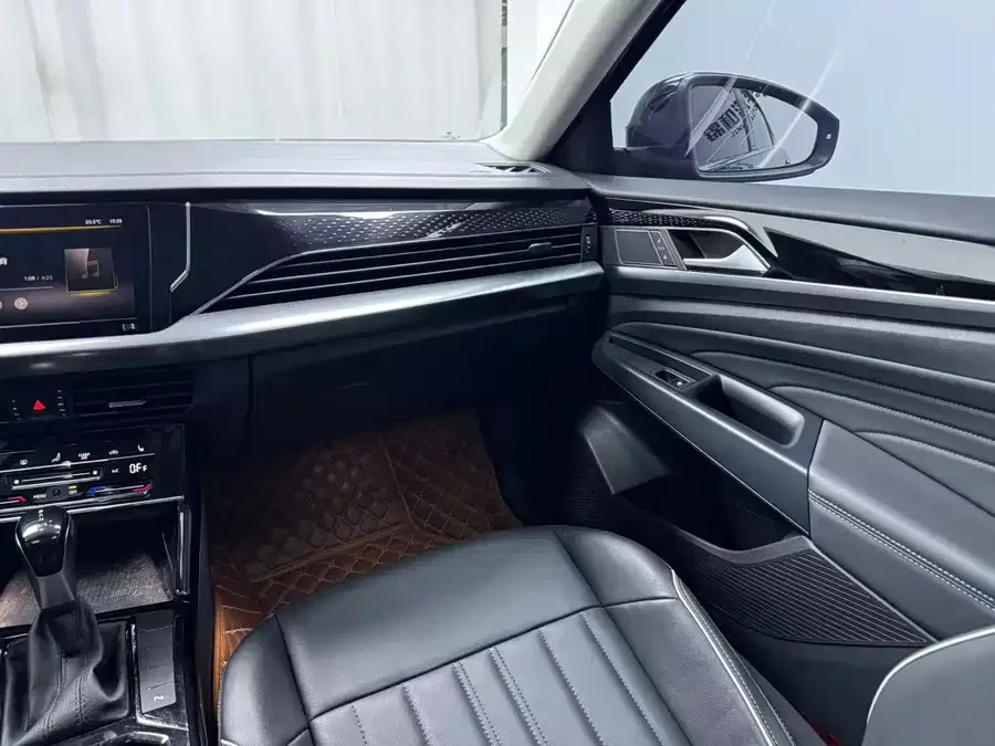 Volkswagen Passat Passat 2023 facelift 330TSI Elite Edition 2023 — миниатюра 5