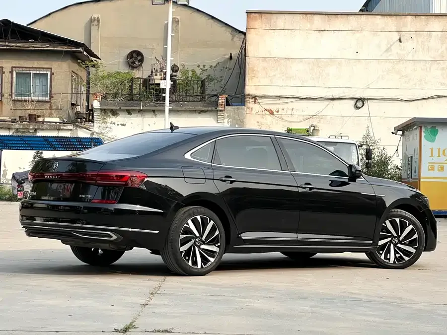 Volkswagen Passat Passat 2022 330TSI Starry Sky Deluxe Edition 2022 — миниатюра 2