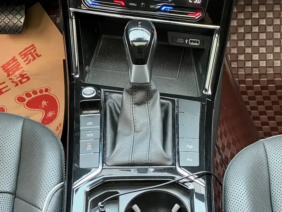 Volkswagen Passat Passat 2022 330TSI Starry Sky Deluxe Edition 2022 — миниатюра 5