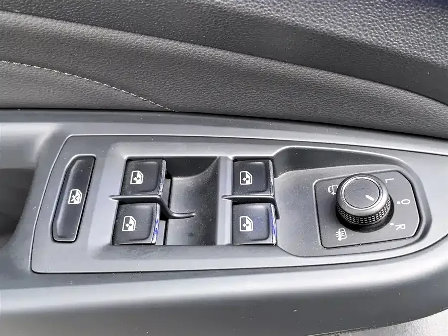 Volkswagen Passat Passat 2023 facelift 330TSI luxury version 2023 — миниатюра 3