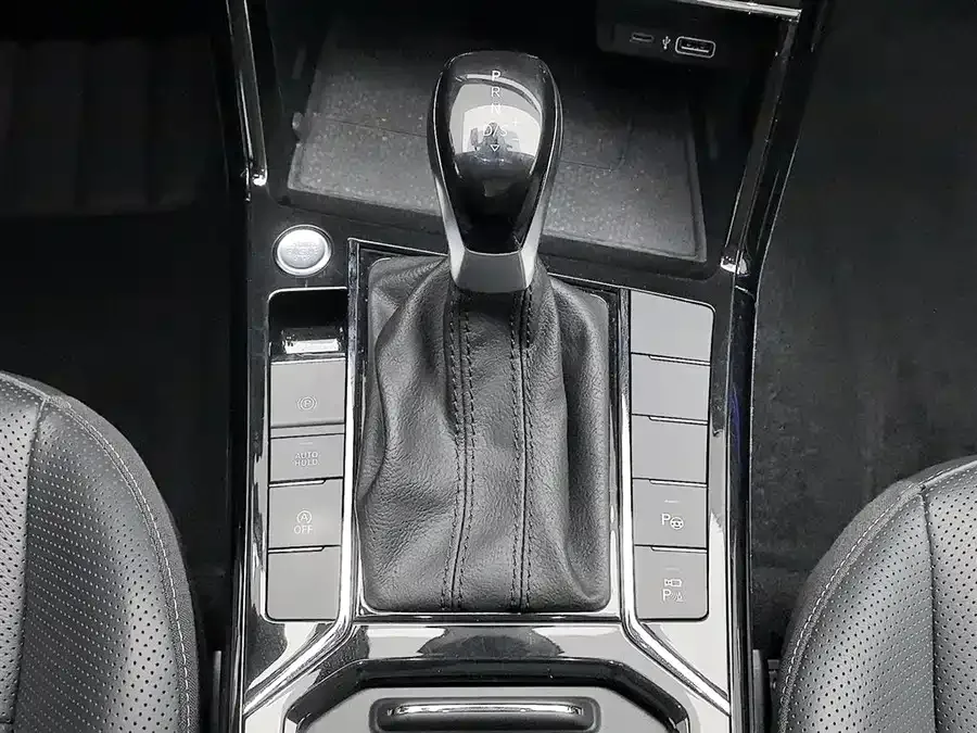 Volkswagen Passat Passat 2023 facelift 330TSI luxury version 2023 — миниатюра 4