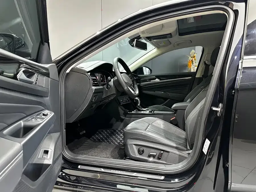 Volkswagen Passat Passat 2023 330TSI Elite Edition 2023 — миниатюра 3