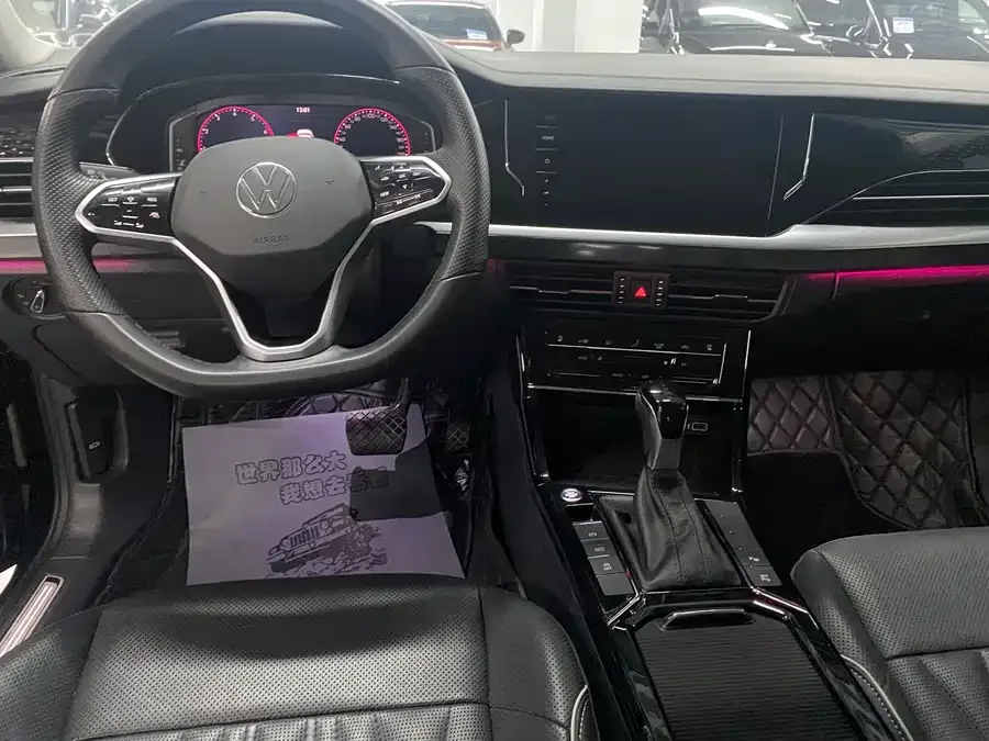 Volkswagen Passat Passat 2022 330TSI Deluxe Edition 2022 — миниатюра 2