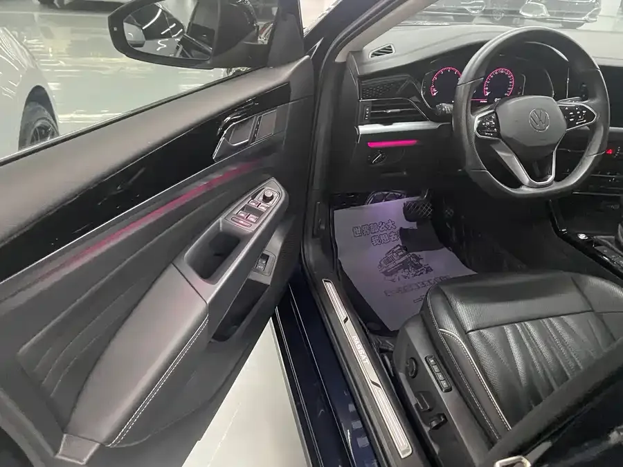 Volkswagen Passat Passat 2022 330TSI Deluxe Edition 2022 — миниатюра 3