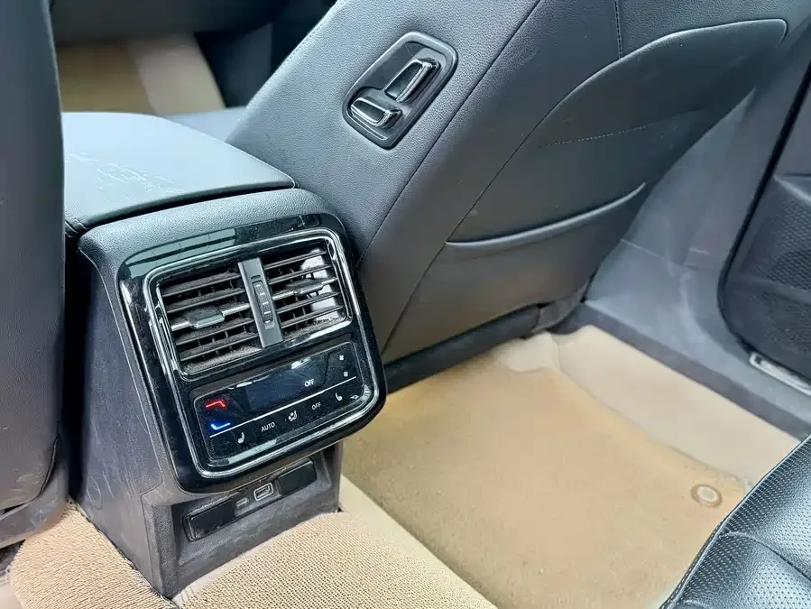 Volkswagen Passat Passat 2023 facelift 330TSI Starry Sky Premium Edition 2023 — миниатюра 5