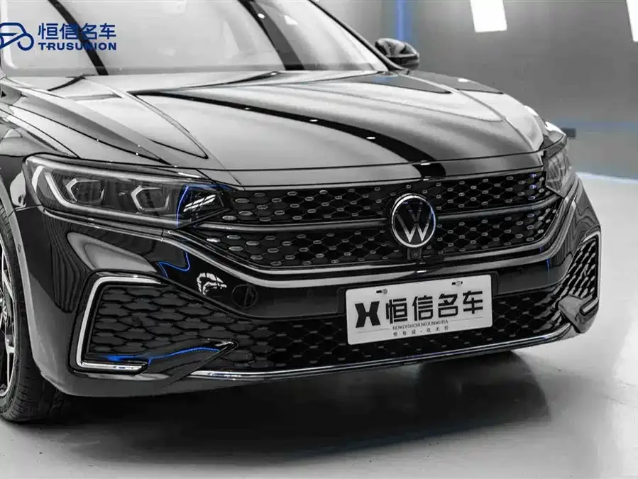 Volkswagen Passat Passat 2023 facelift 330TSI Starry Sky Deluxe Edition 2023 — миниатюра 3