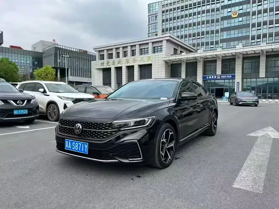 Volkswagen Passat Passat 2023 facelift 330TSI Star Elite Edition 2023 — фото 1, купить с доставкой в Москву