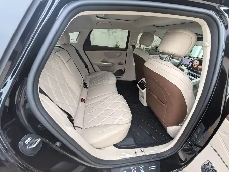 Chery Fengyun Fengyun A9L Fengyun A9L 2025 260 Super Long Range Deluxe Edition 2025 — миниатюра 4