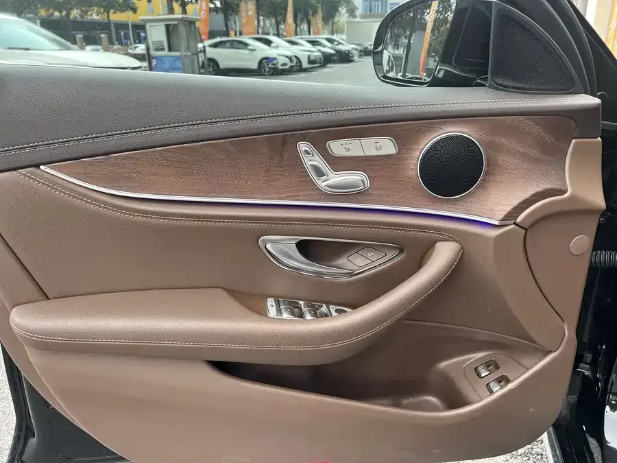 Mercedes-Benz E-class new energy Mercedes-Benz E-Class New Energy 2022 Model II E 350 e L Plug-in Hybrid Sedan 2022 — миниатюра 4