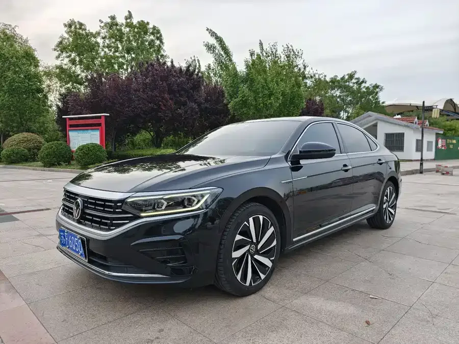 Volkswagen Passat Passat 2022 380TSI Flagship Edition 2022 — фото 1, купить с доставкой в Москву