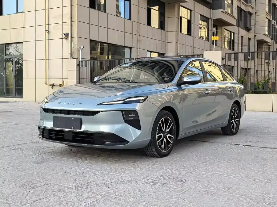 Roewe D6 2025