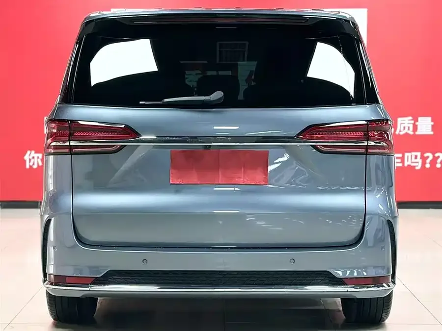 Roewe iMAX8 Roewe iMAX8 2022 400TGI Honor Edition 2022 — миниатюра 2