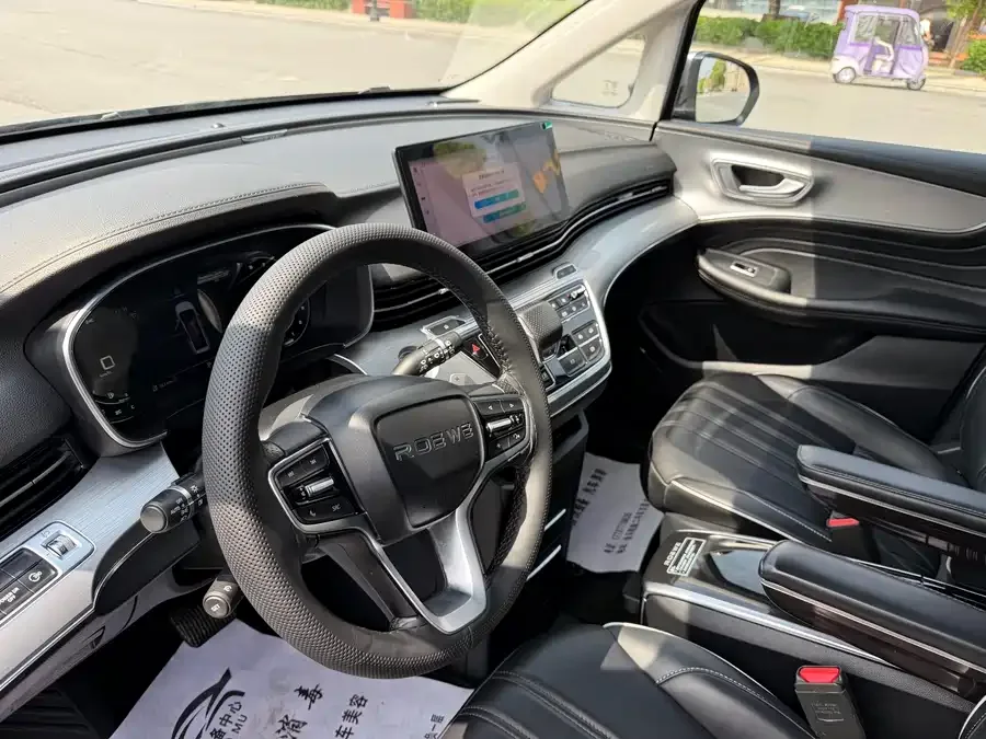 Roewe iMAX8 Roewe iMAX8 2021 400TGI Supreme Series Lu Zun Edition 2022 — миниатюра 3