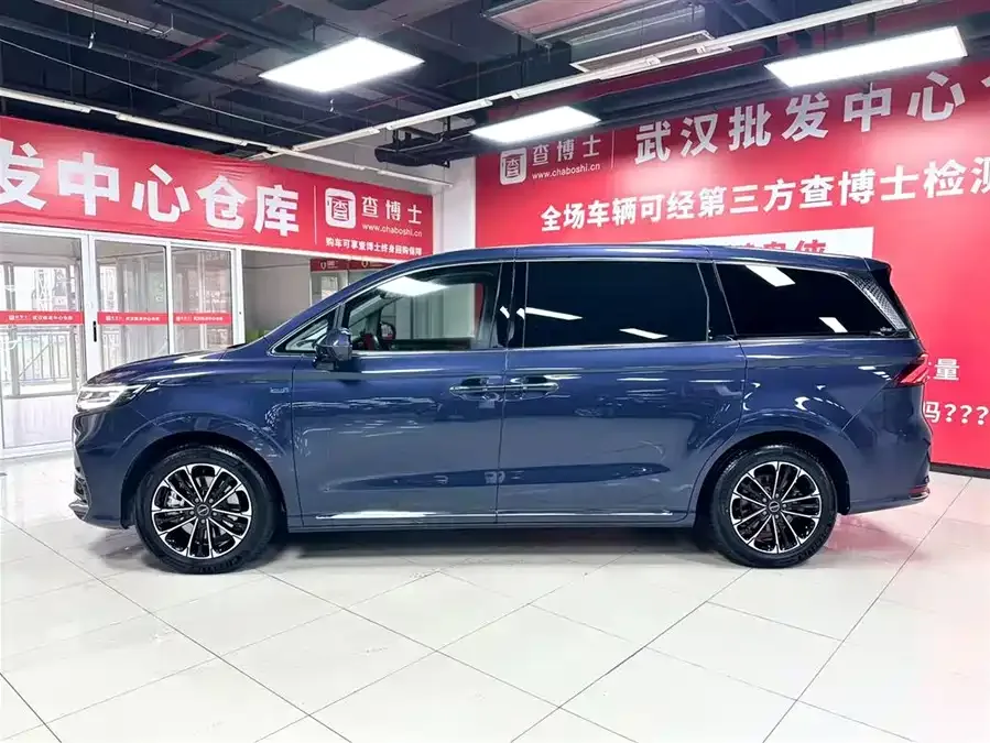 Roewe iMAX8 Roewe iMAX8 2022 400TGI Honor Edition 2022 — миниатюра 4