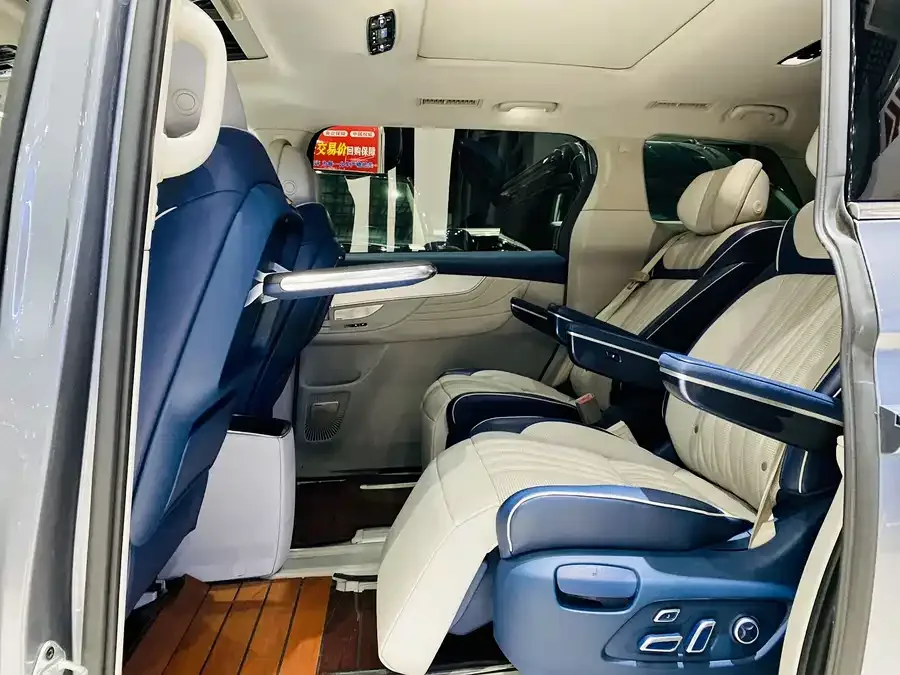 Roewe iMAX8 Roewe iMAX8 2022 400TGI Honor Edition 2022 — миниатюра 4