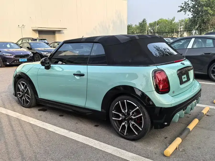 MINI JCW MINI JCW 2025 JOHN COOPER WORKS CABRIO 2025 — миниатюра 2