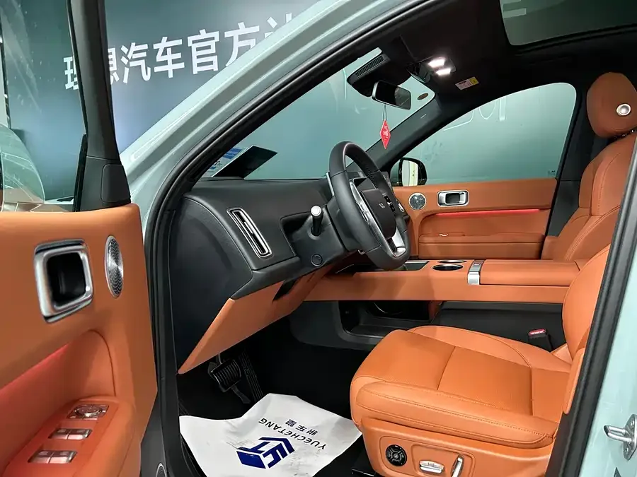 Li Xiang L6 Ideal L6 2025 Max Smart Renewal Edition 2025 — миниатюра 2