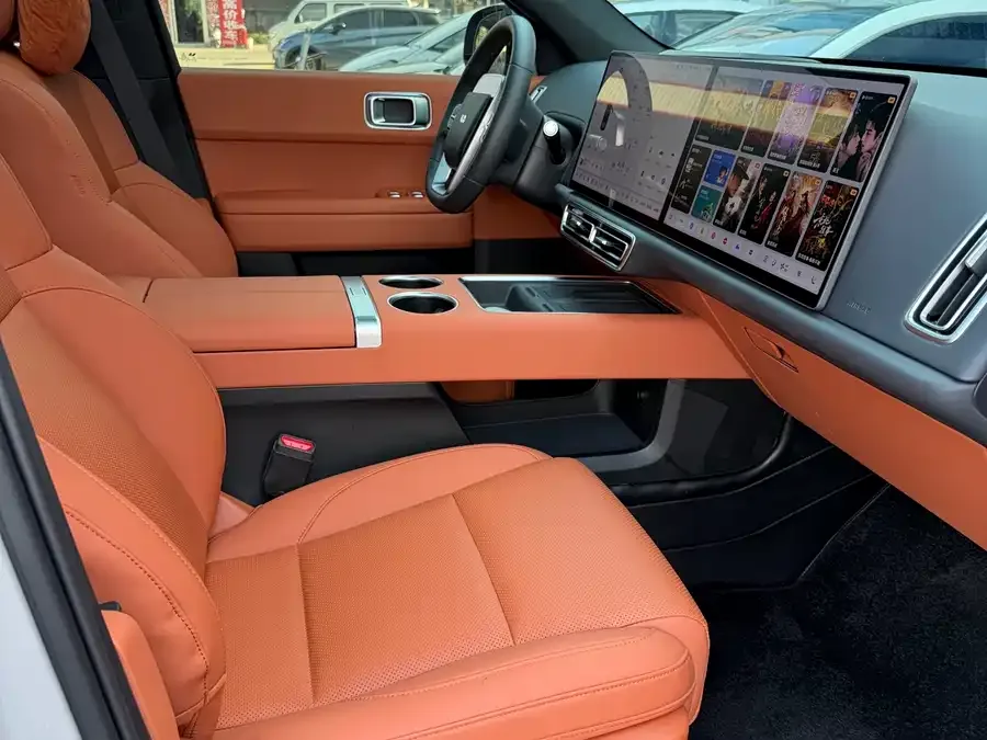 Li Xiang L6 Ideal L6 2025 Max Smart Renewal Edition 2025 — миниатюра 2