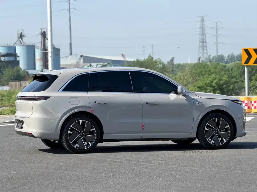 Li Xiang L6 Ideal L6 2025 Max Smart Renewal Edition 2025 — миниатюра 3